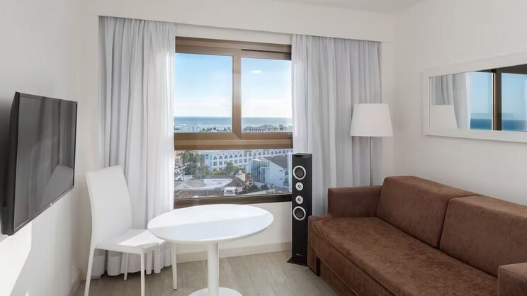 Premium Suite Front Sea View 